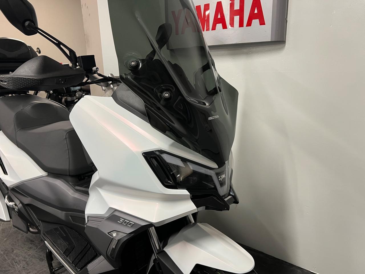 Sym ADX 300