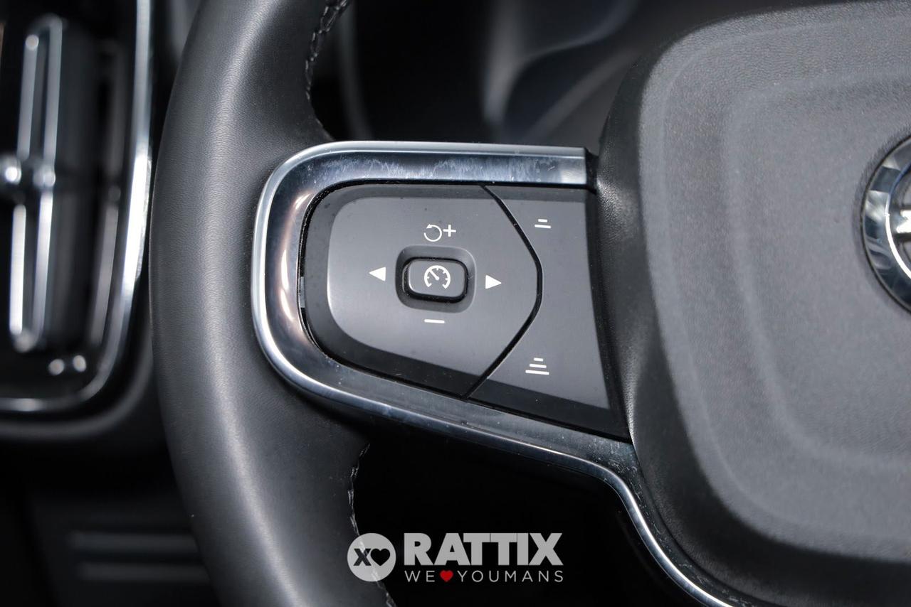 Volvo C40 motore elettrico Twin Motor Ultimate AWD + tetto panoramico