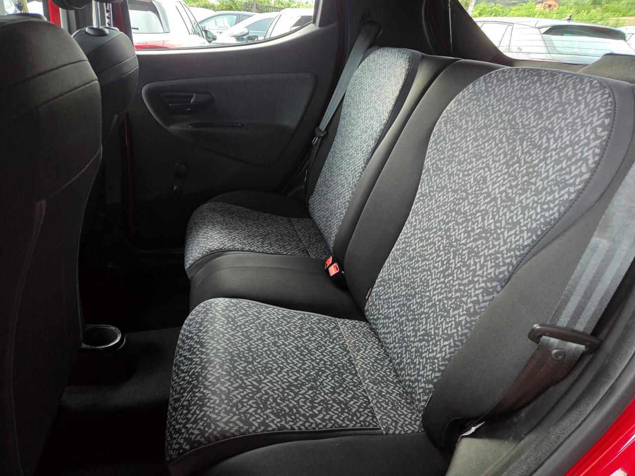 Lancia Ypsilon 5 porte S&S Hybrid Ecochic Silver