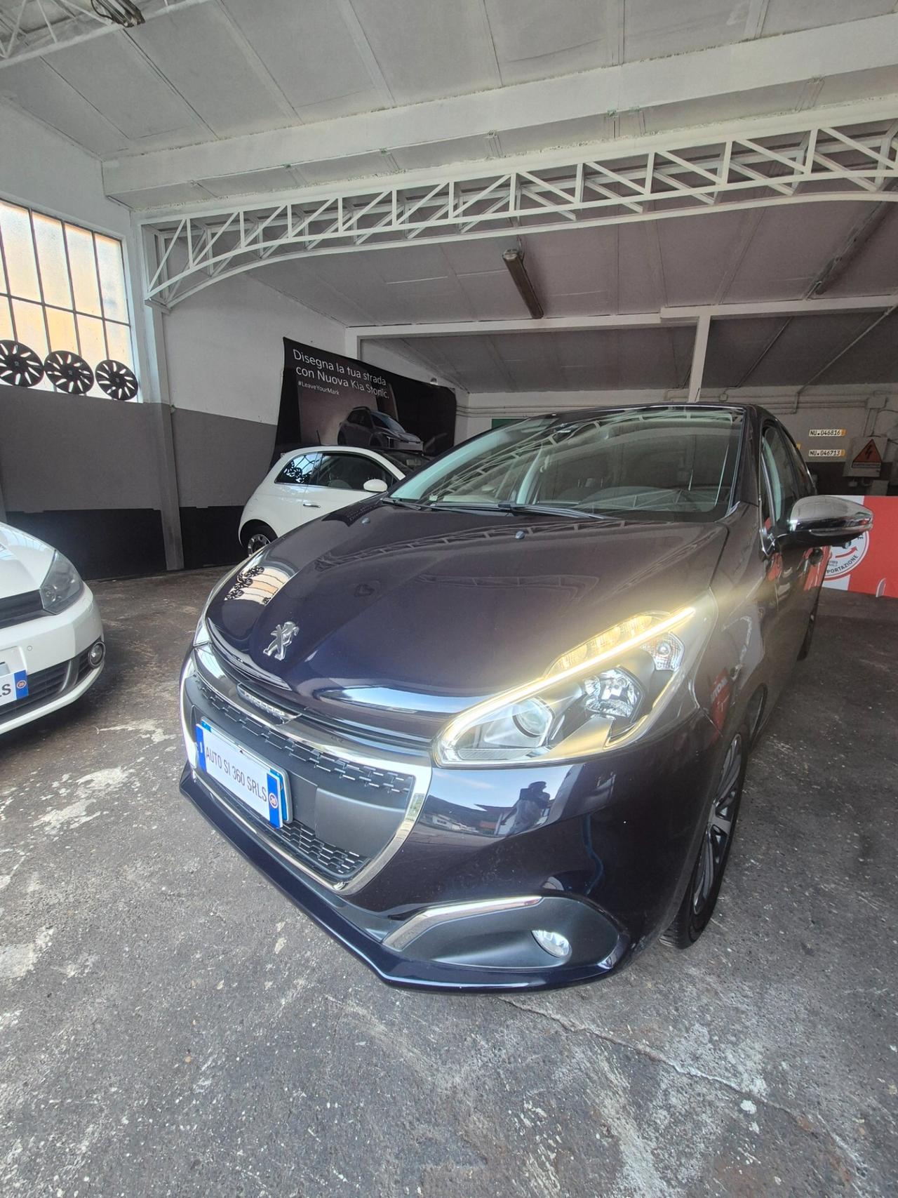 Peugeot 208 PureTech 82 5 porte Allure neo patentati
