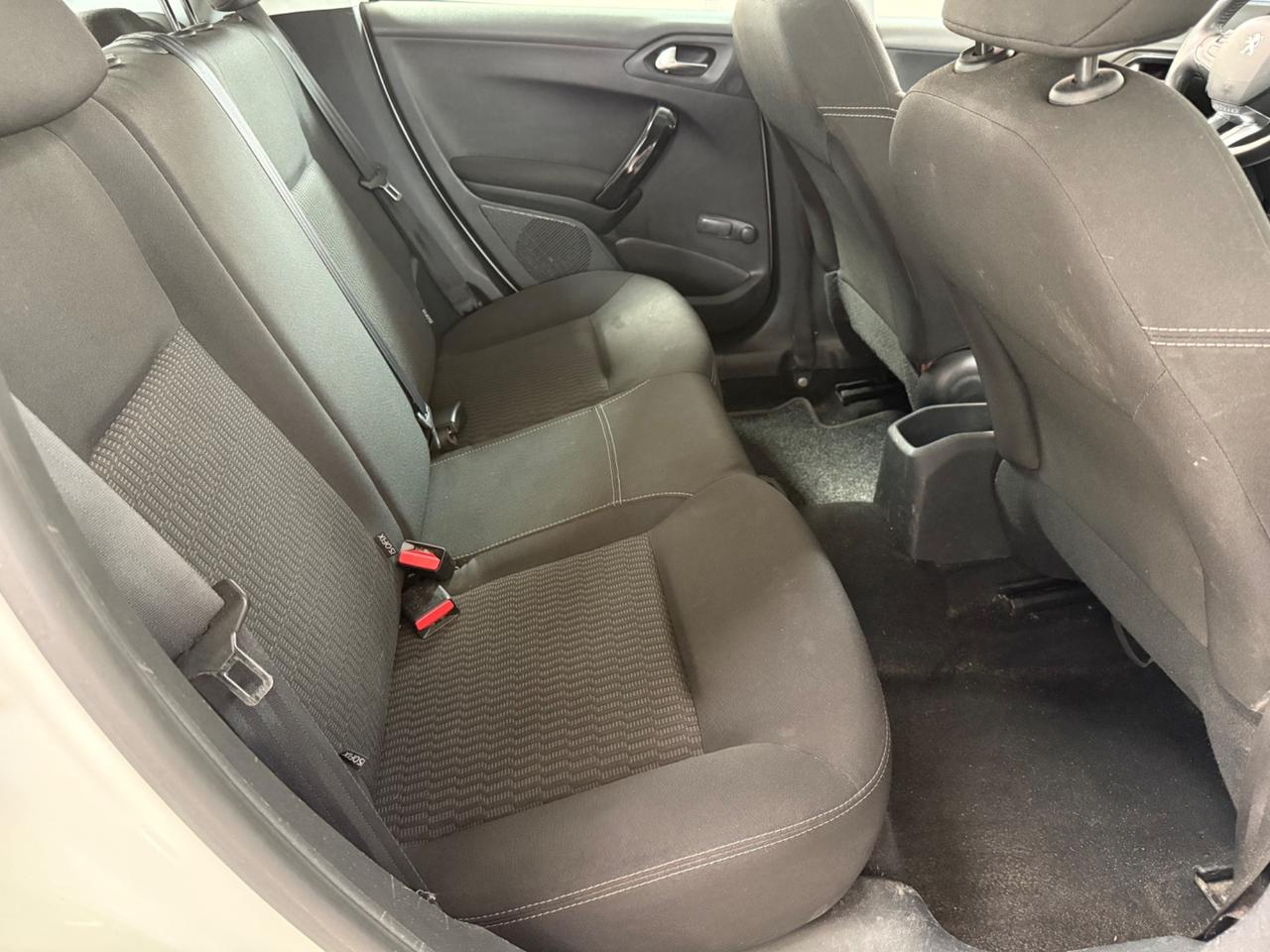 Peugeot 208 1.6 BlueHDi 75Cv 5 porte - 2015