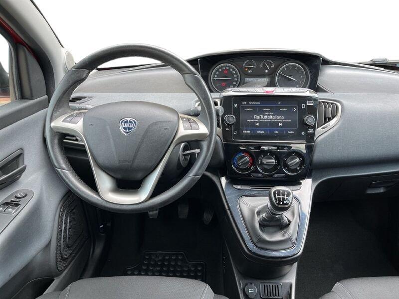 Lancia Ypsilon III 2021 0.9 t.air Silver metano 70cv