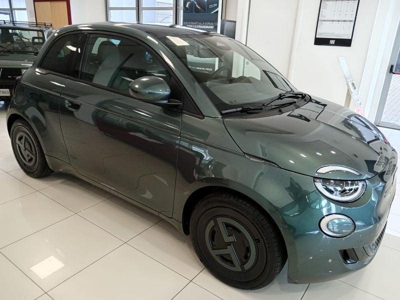 FIAT 500 Electric Elettrica Giorgio Armani 118cv