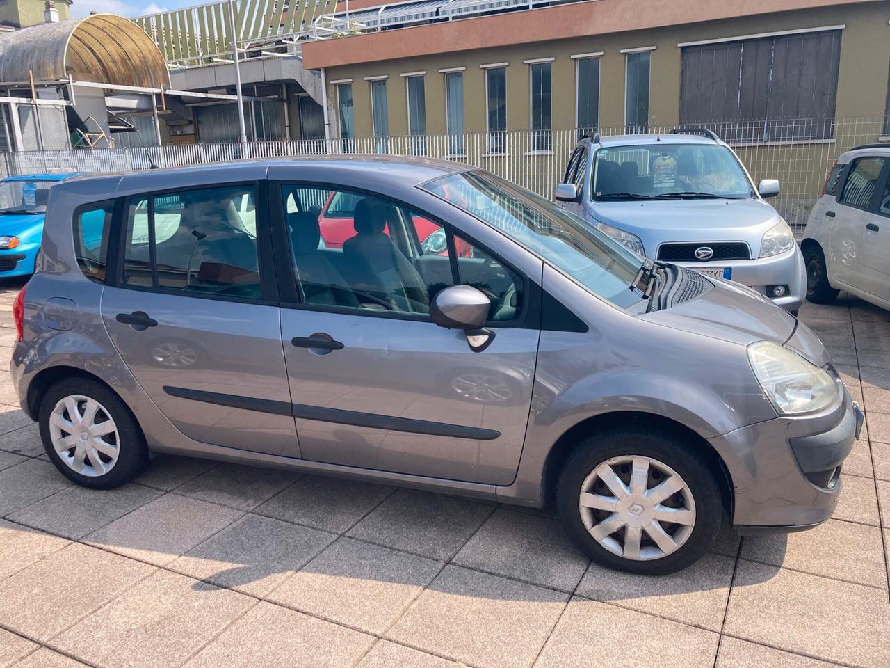 Renault Modus Grand 1.2 16V Dynamique