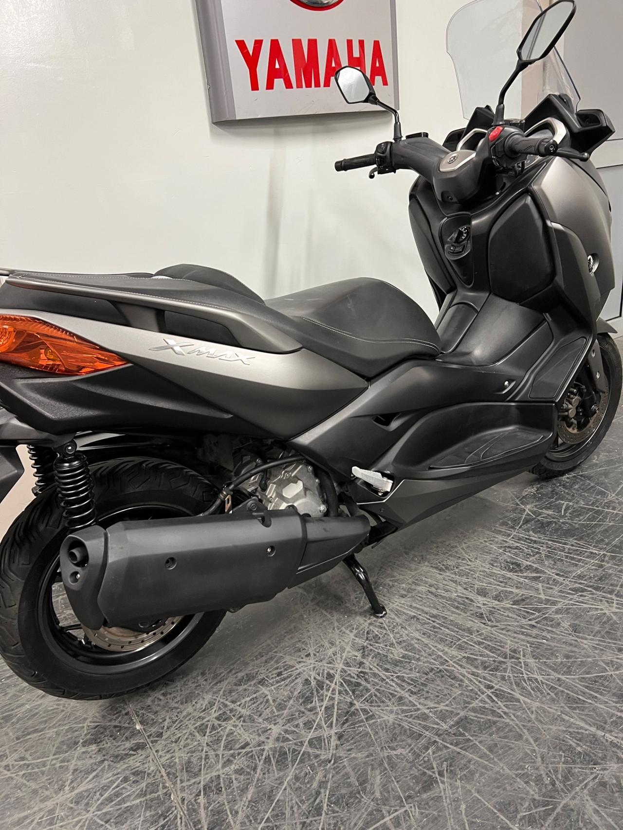 Yamaha X-Max 300