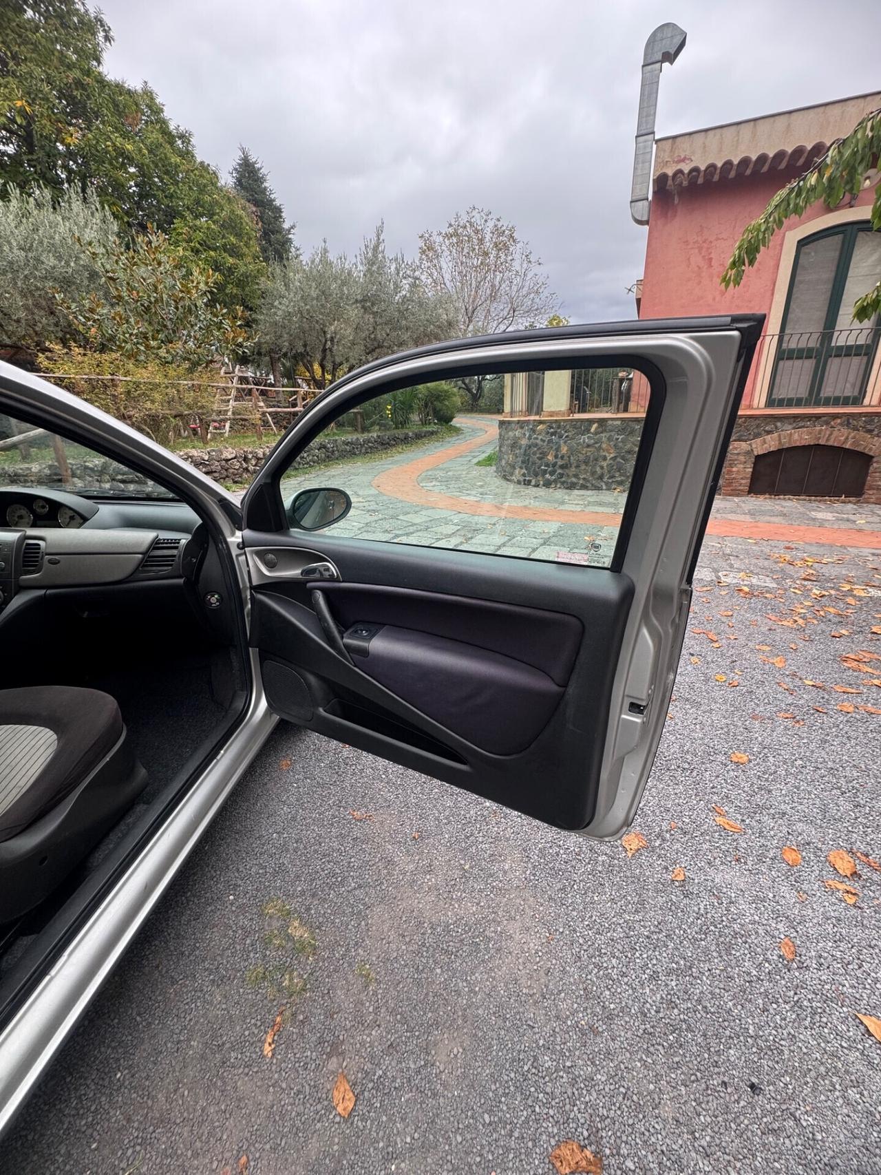 Lancia Ypsilon 1.3 Multijet 16V Platino