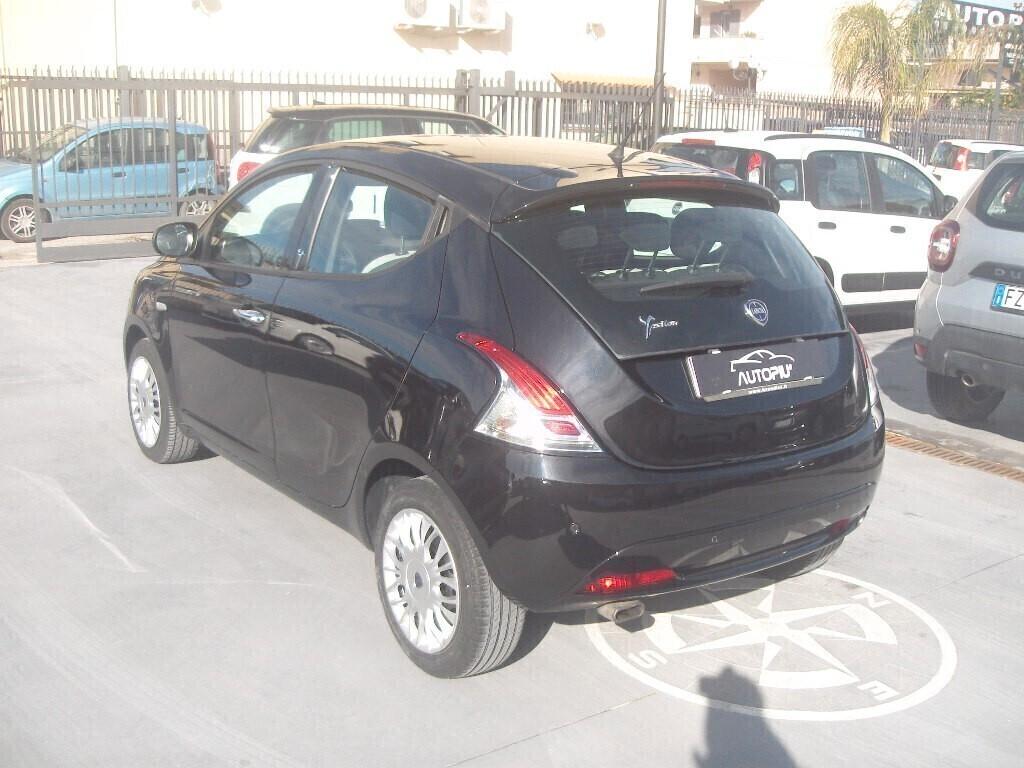 Lancia Ypsilon 1.2 69 CV Gold - 2016