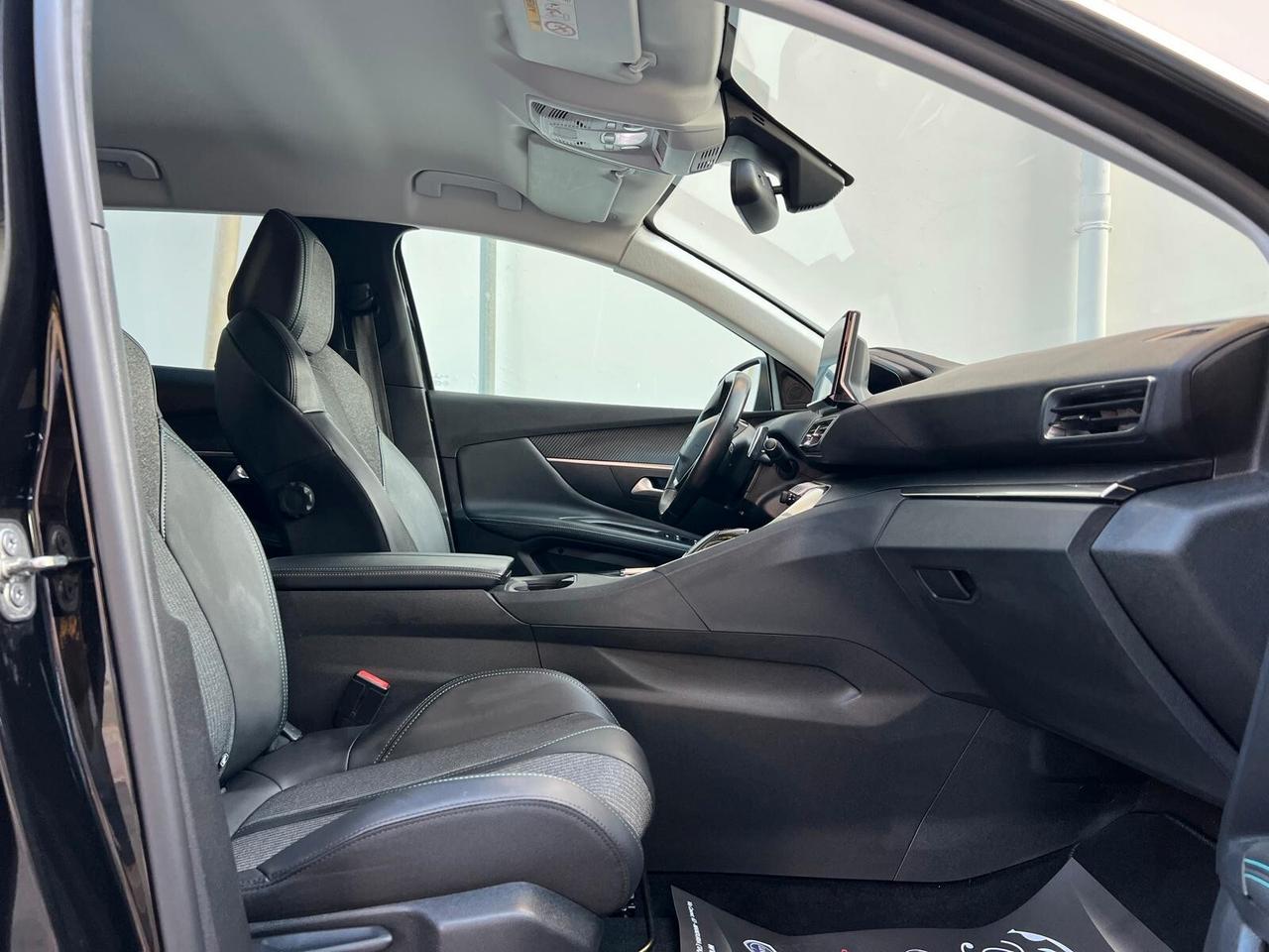 PEUGEOT 3008 ALLURE 1.5 130CV PELLE NAVI CAM ANNO 2022