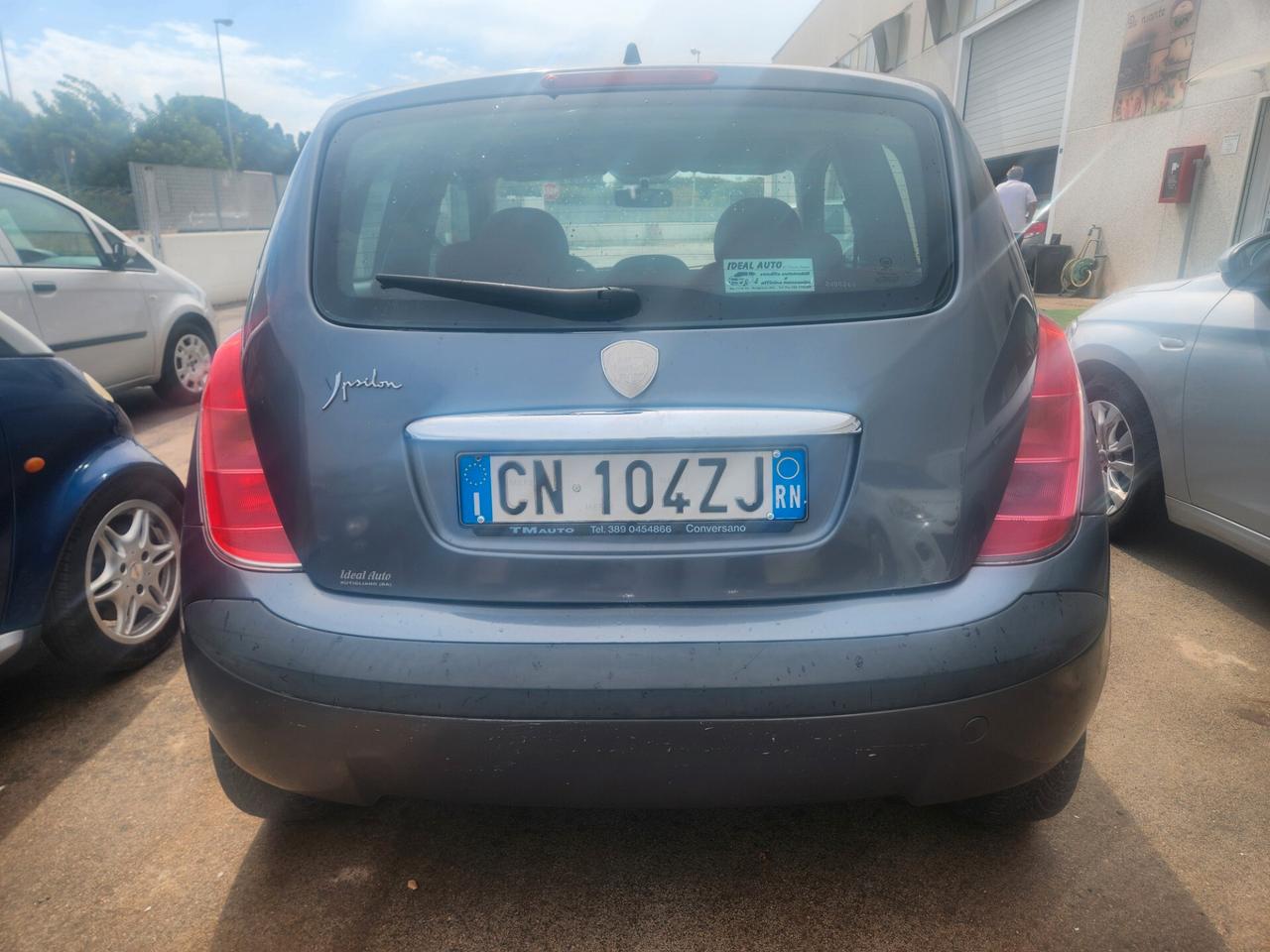 Lancia Ypsilon 1.2 16V Platino