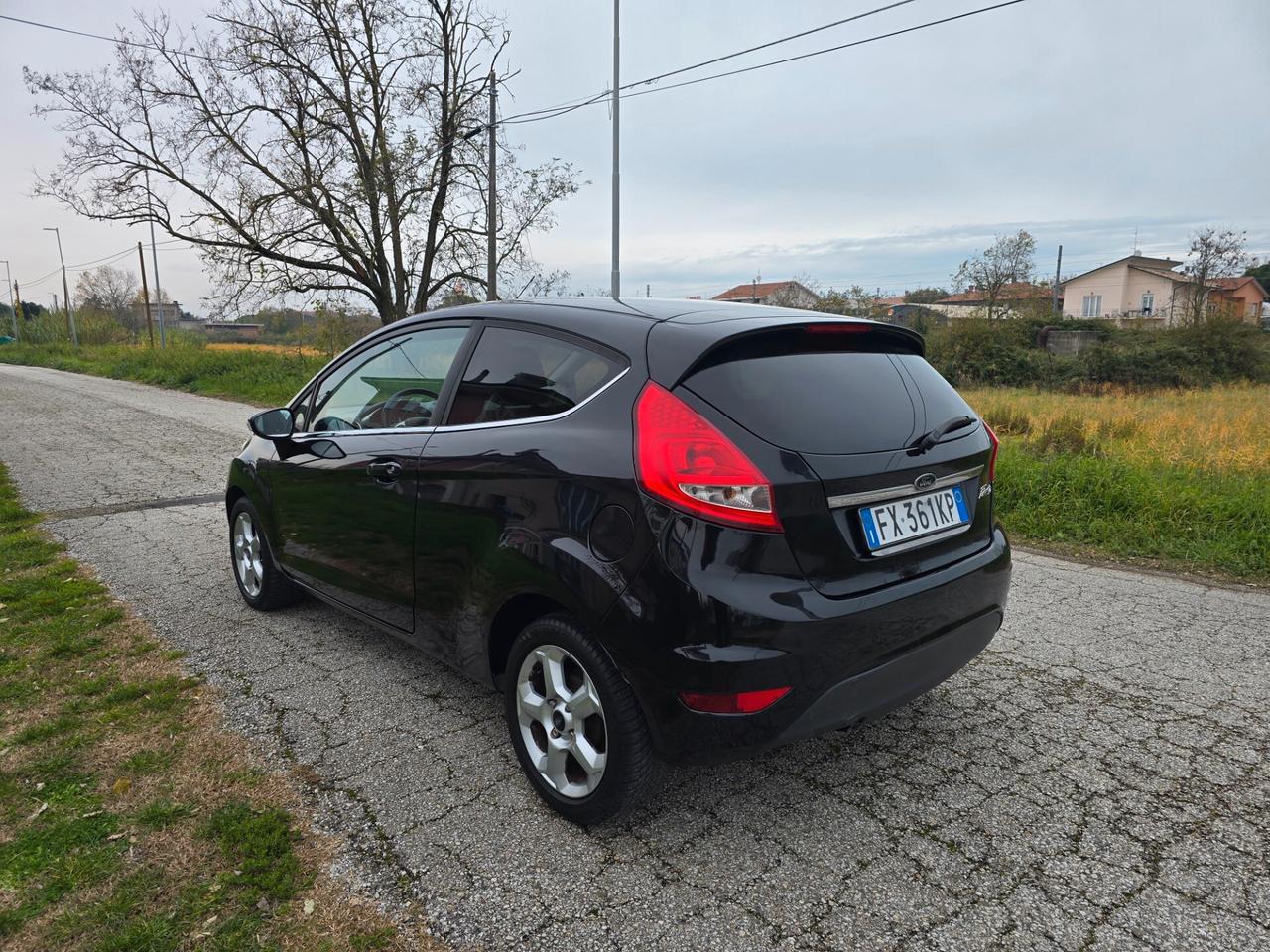 Ford Fiesta 1.2 Benzina con GARANZIA-NEOPATENTATI