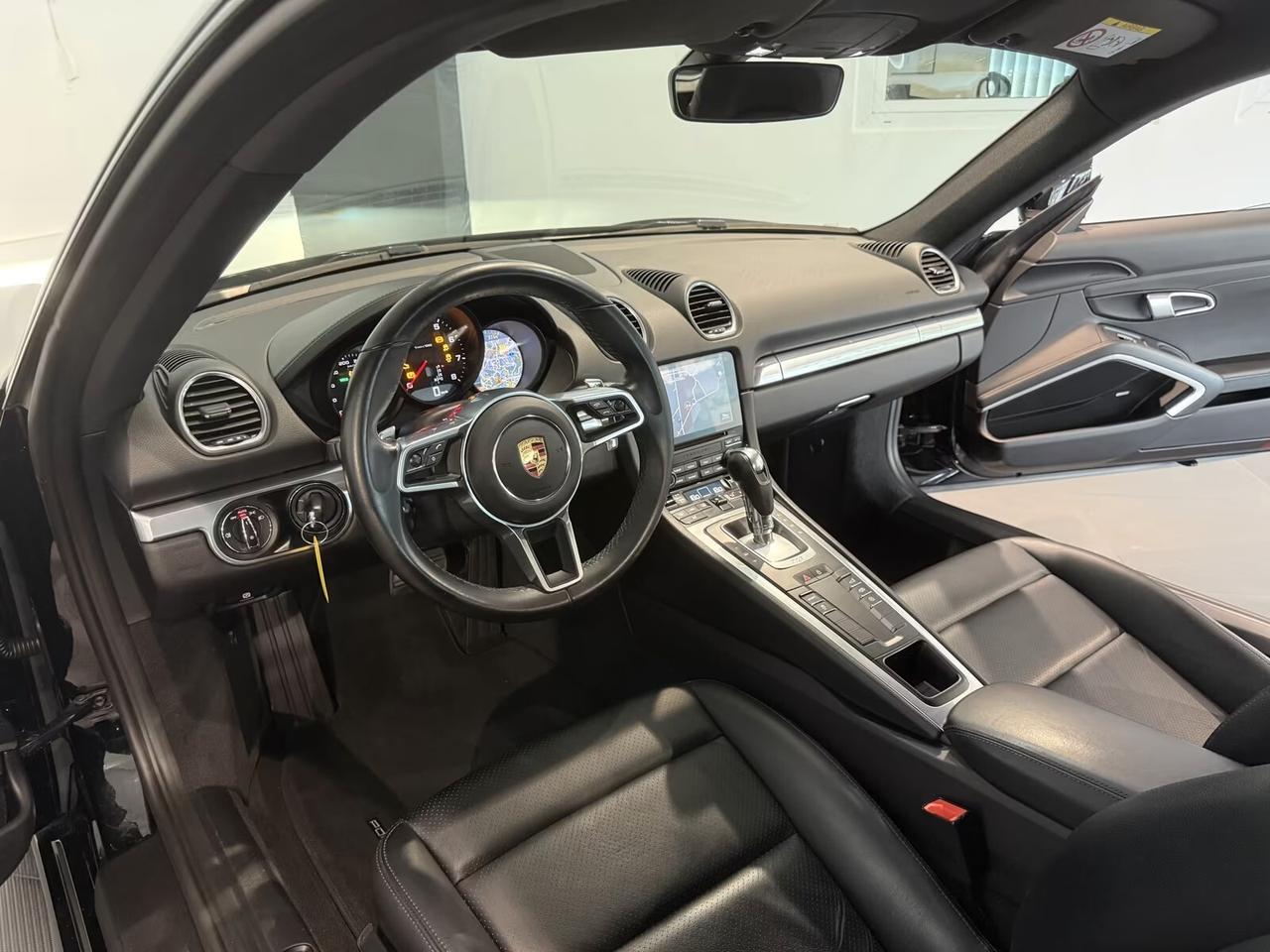 Porsche Cayman 718 *Sistema di scarico sportivo Bose