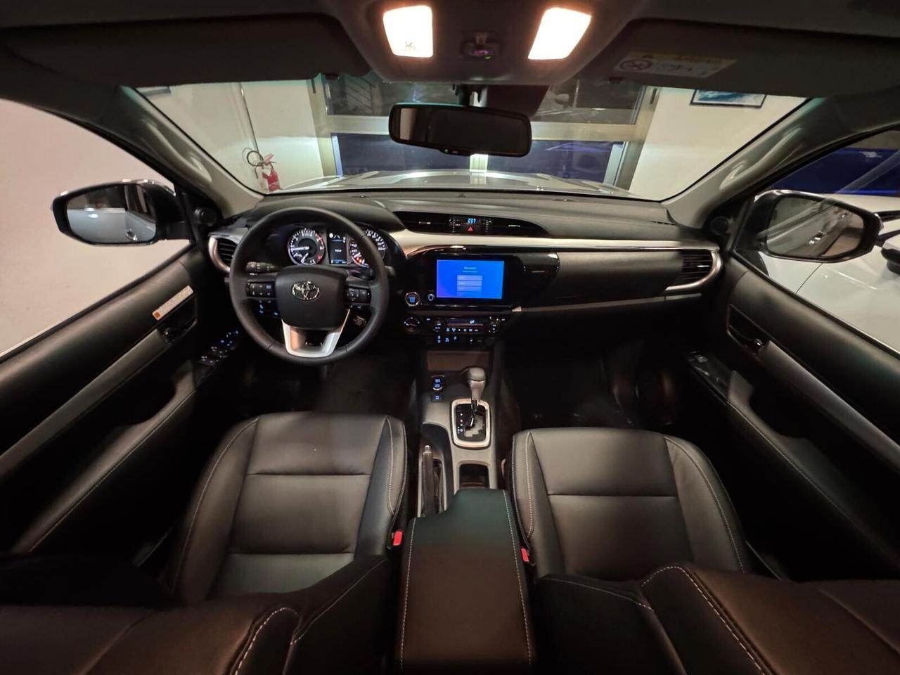 Toyota Hilux 2.8 D-4D 4WD 4 porte DoubleCab Lounge NUOVA