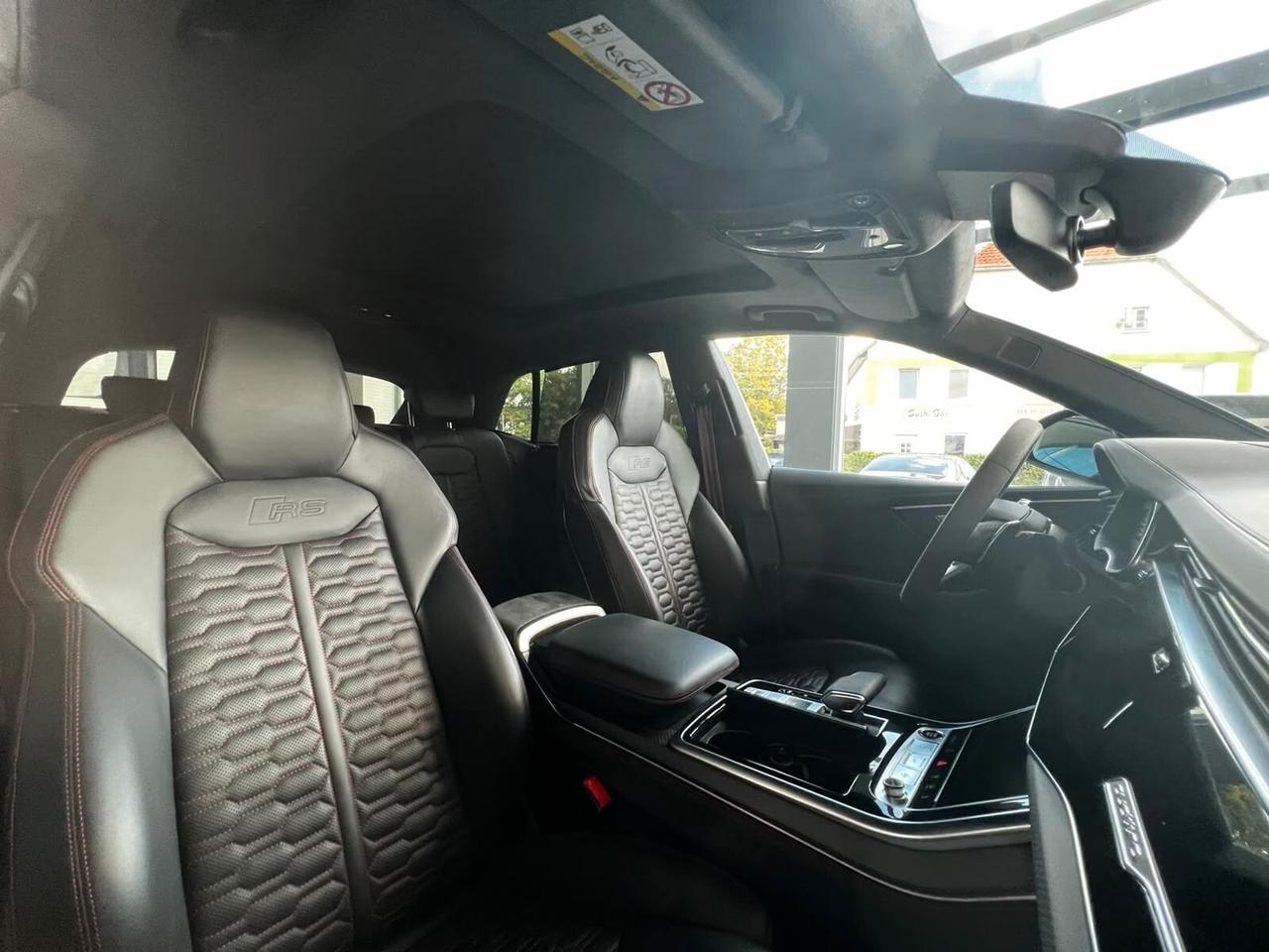Audi Q8 RS TFSI V8 quattro tiptronic