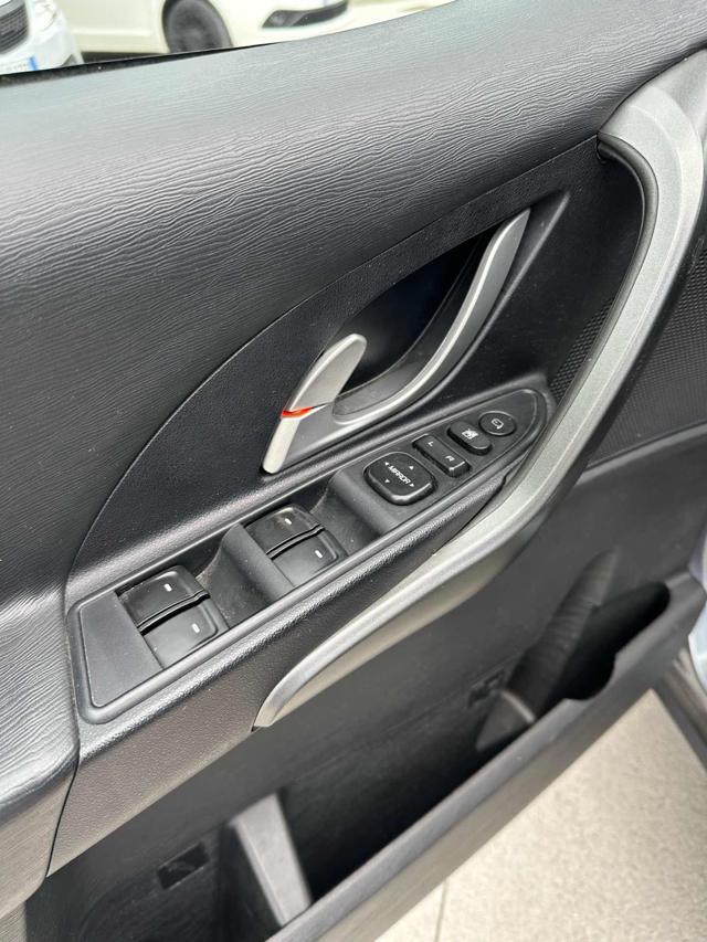 MAHINDRA XUV500 2.2 16V AWD W8 4x4
