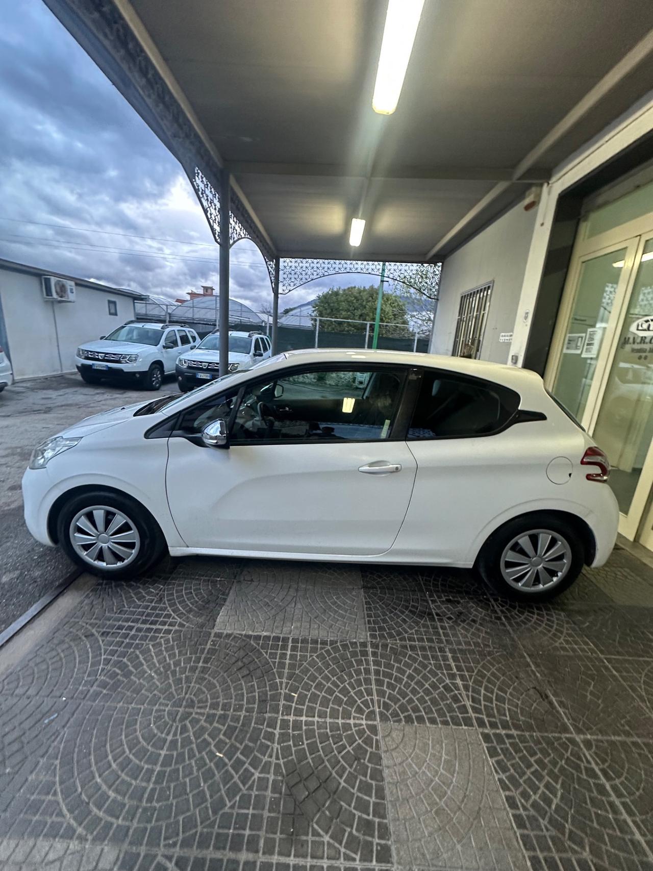 Peugeot 208 1.4 HDi 68 CV 3 porte Access