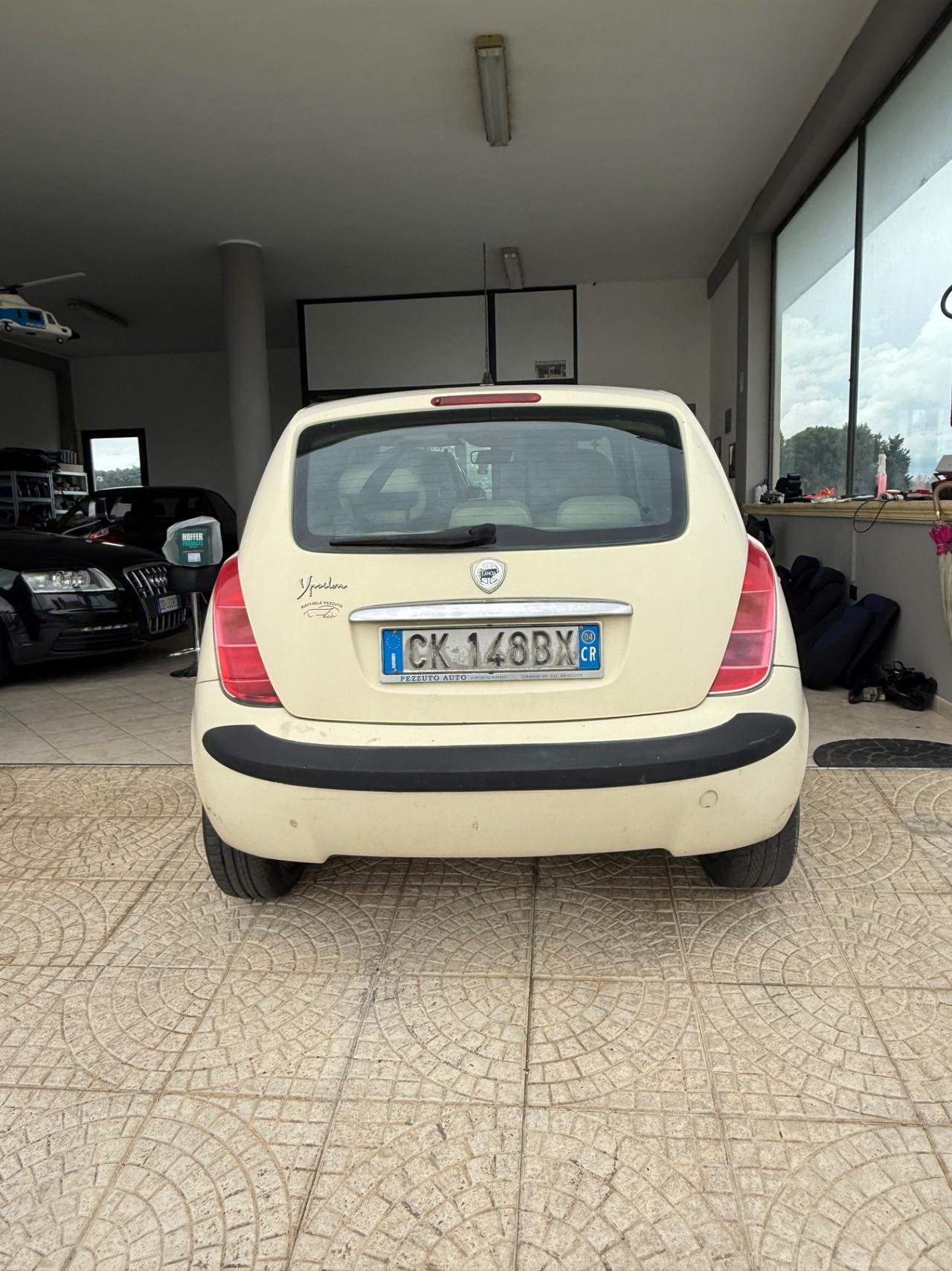 Lancia Ypsilon 1.2 GPL e Tettuccio