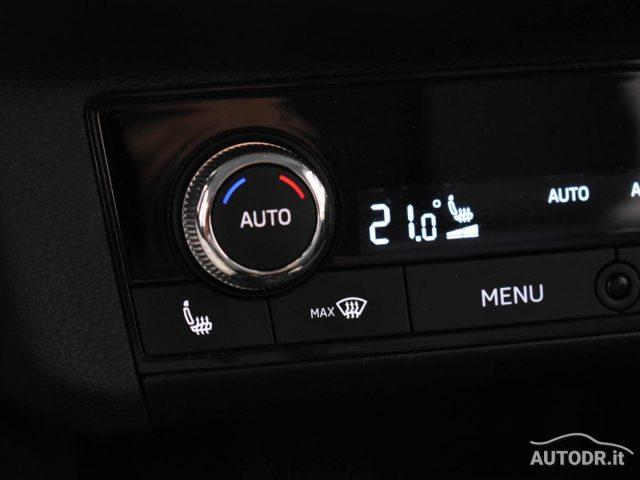 SKODA Kamiq 1.0 G-Tec Clever Led adattivi, Winter, Retrocamera