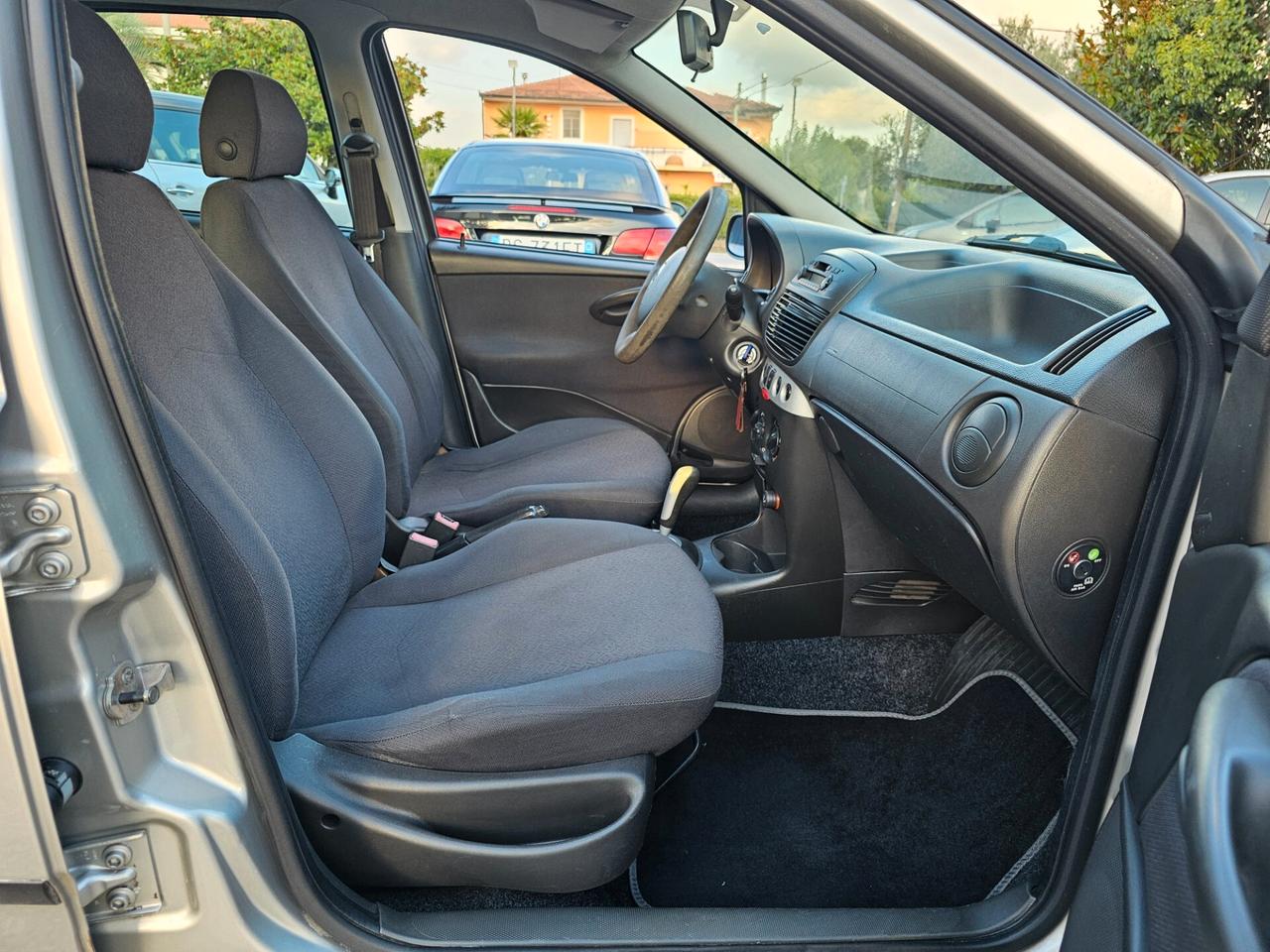 Fiat Punto 1.2i cat 5 porte EL cambio automatico soli 100000km