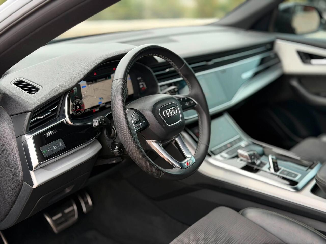 Audi Q8 45 3.0 TDI MHEV 231 CV quattro tiptronic s-line black edition
