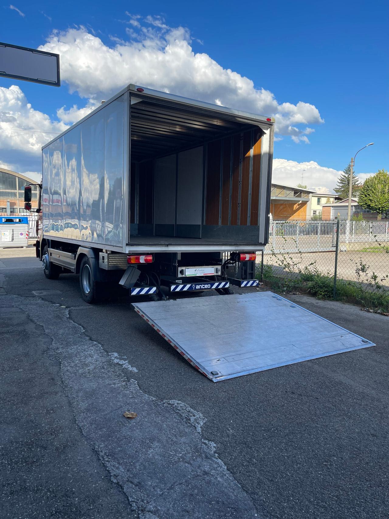 Mercedes Benz Atego 2020 - Sponda Idraulica