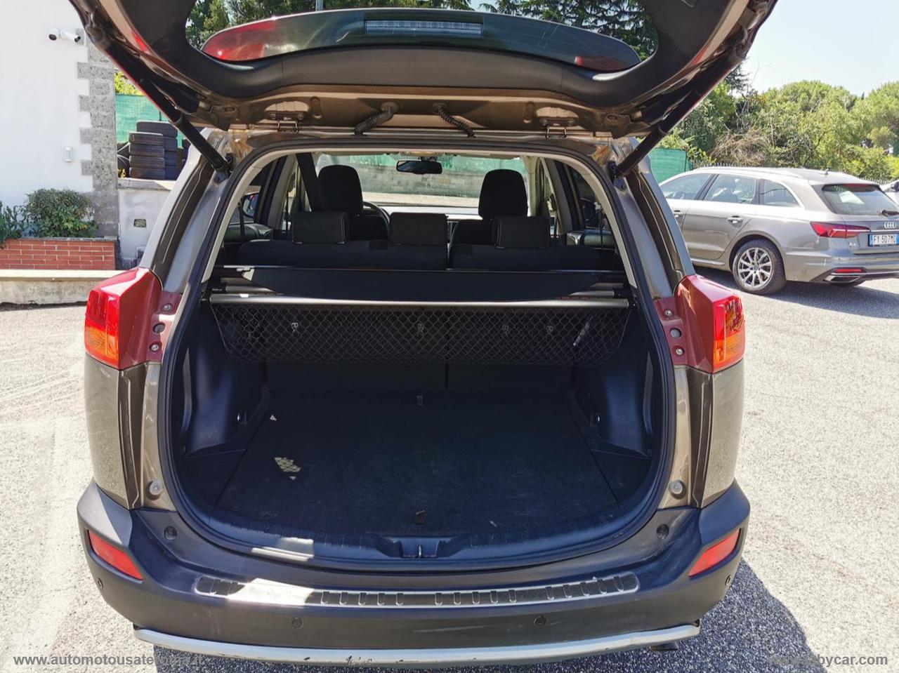 TOYOTA RAV4 2.0 D-4D 2WD STYLE OFFERTA PROMO WEB