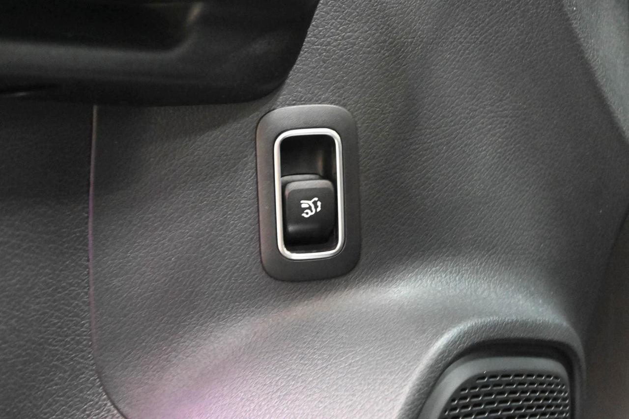 MERCEDES GLB (X247) GLB 200 d Automati...