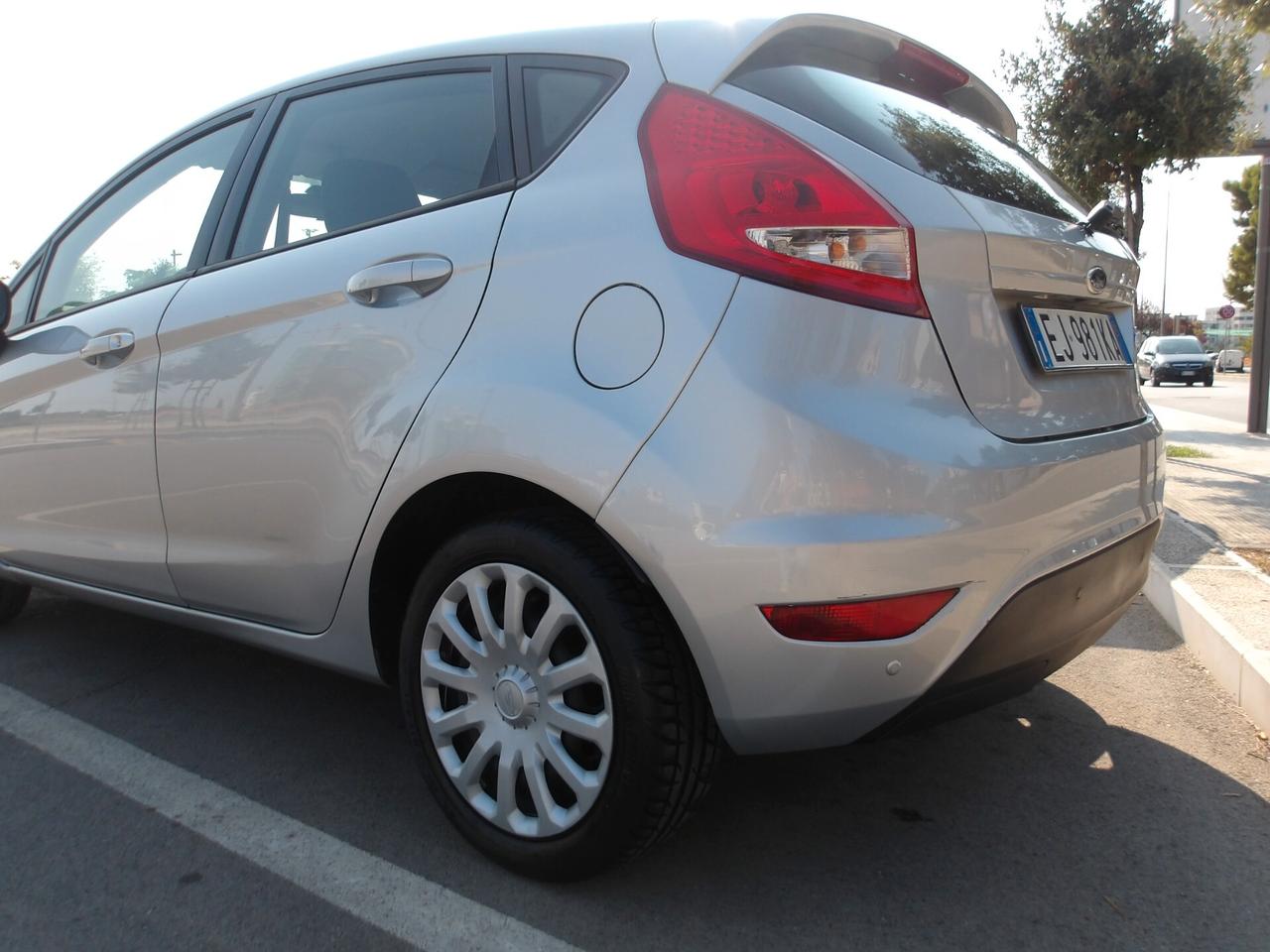 FORD FIESTA 1.2 BENZ-2011-GARANZIA FULL
