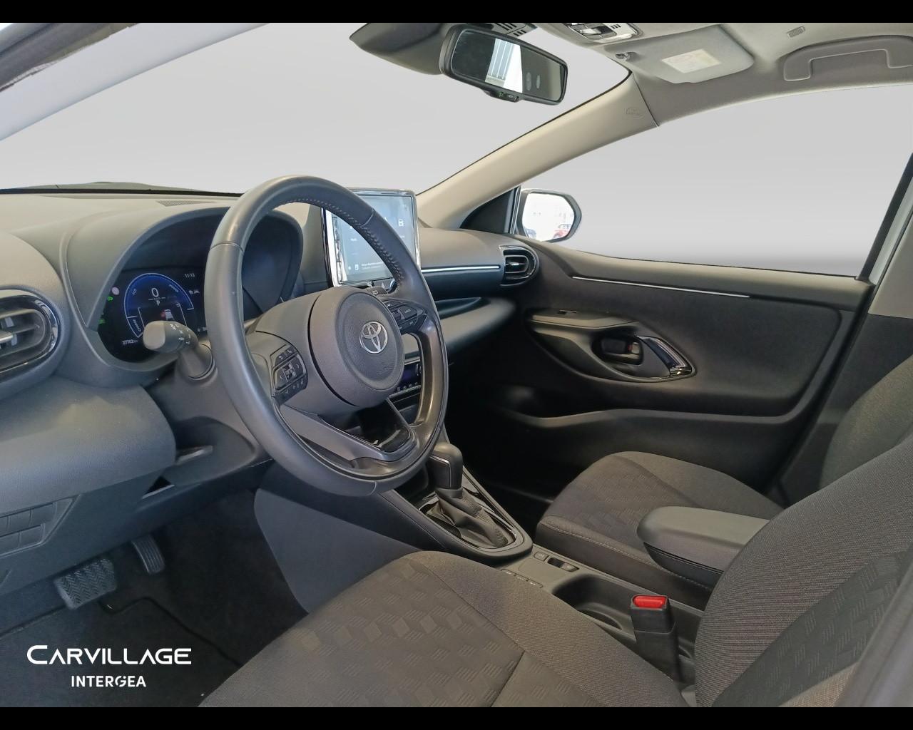 TOYOTA Yaris 1.5h Trend