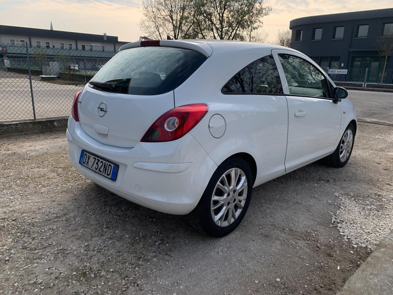 Opel Corsa 1.2 80CV 3 porte GPL-TECH Enjoy