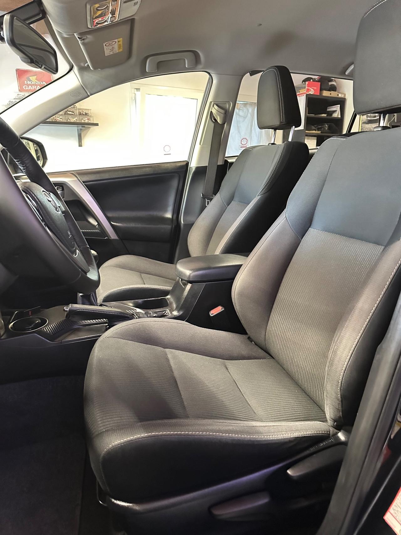Toyota RAV 4 RAV4 2.0 D-4D 2WD Style UNIPRO