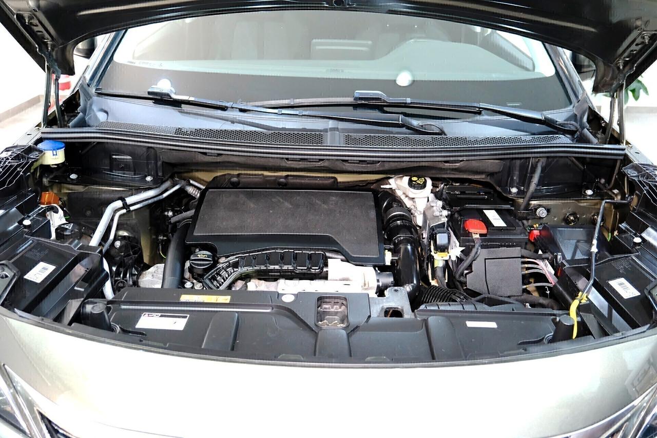 Peugeot 3008 ALLURE 1.2T 130cv COCKPIT LED/NAV