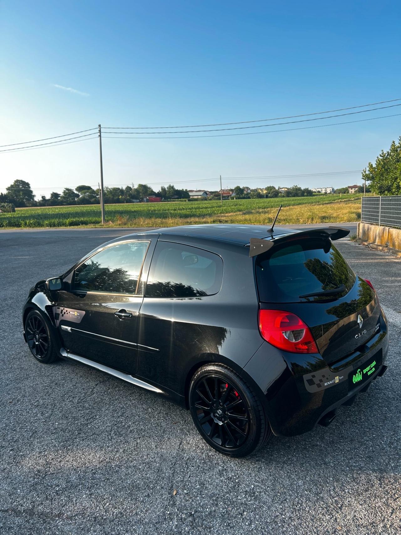 Renault Clio RS F1 Team R27