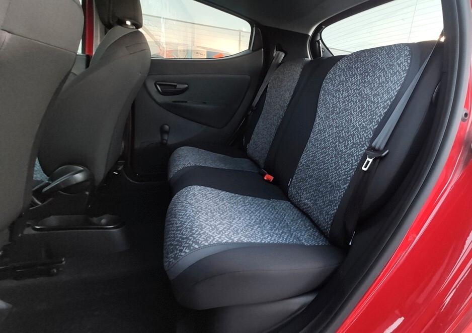 Lancia Ypsilon 1.0 FireFly 5 porte S&S Hybrid Ecochic Silver