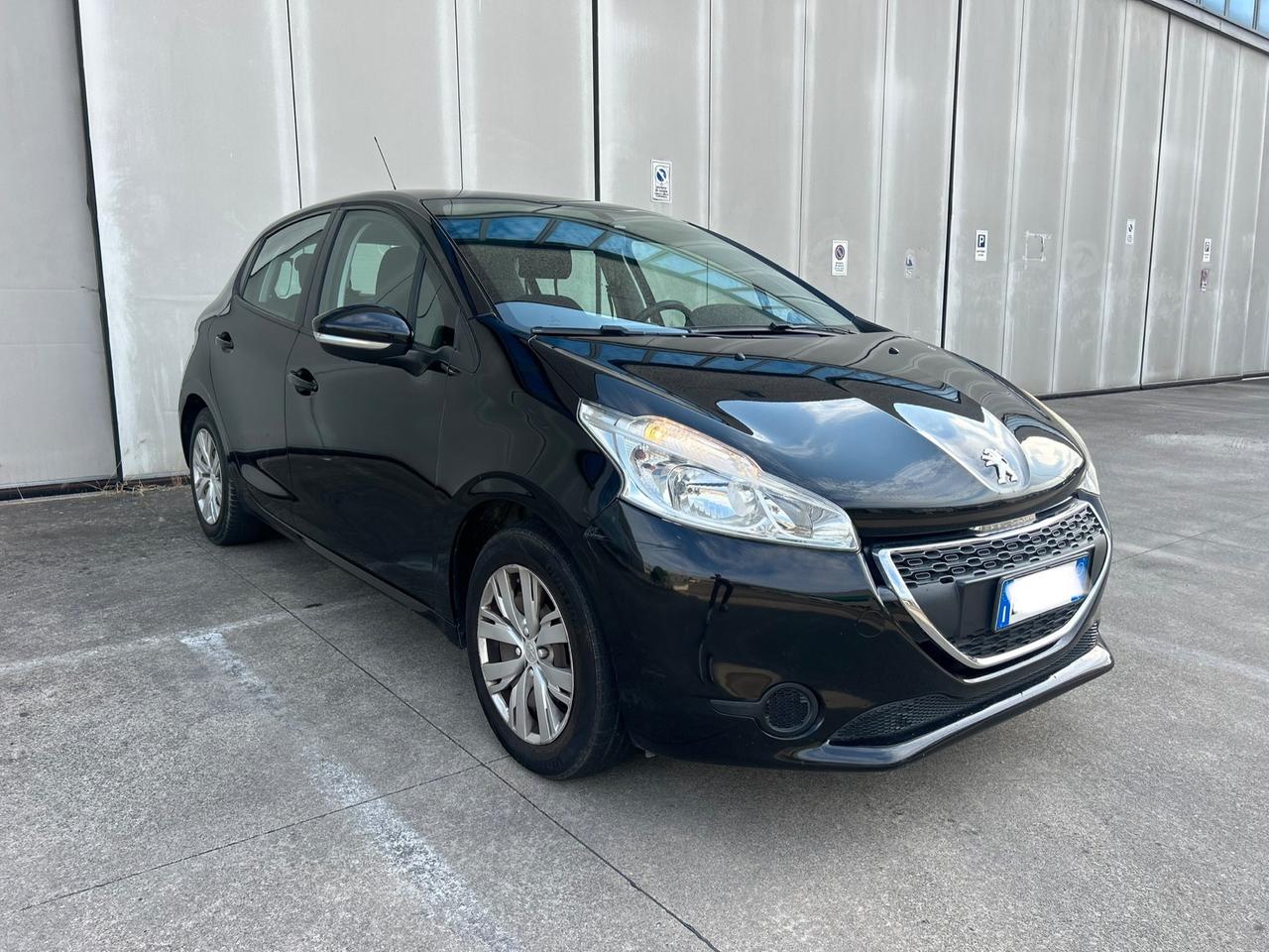 Peugeot 208 1.4 HDi 68 CV 5 porte