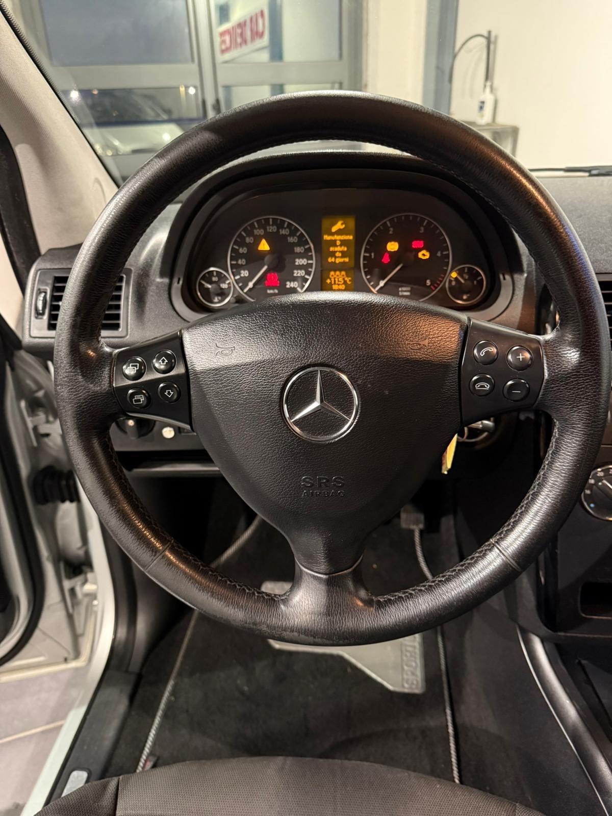 Mercedes A 160 CDI - NEOPATENTATI