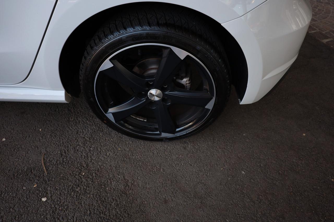 AUDI A1 1.0 TFSI ULTRA SPORT neopatentati