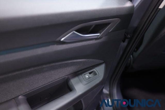 VOLKSWAGEN Golf 2.0 TDI 115 CV SCR LIFE FARI LED