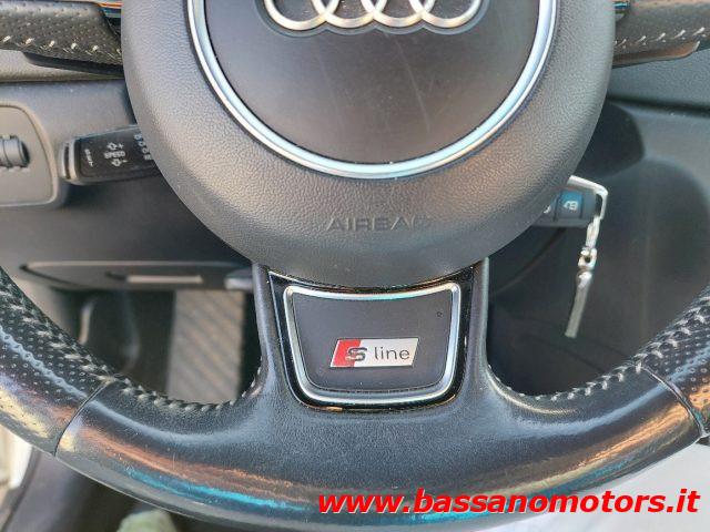 AUDI Q3 2.0 TDI quattro S tronic S Line