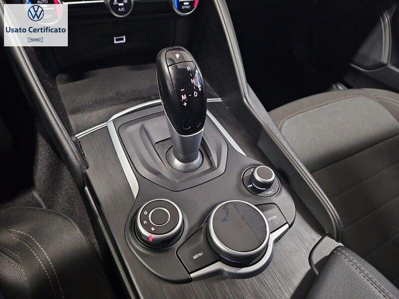 Alfa Romeo Giulia Giulia 2.2 Turbodiesel 136 CV AT8 Business