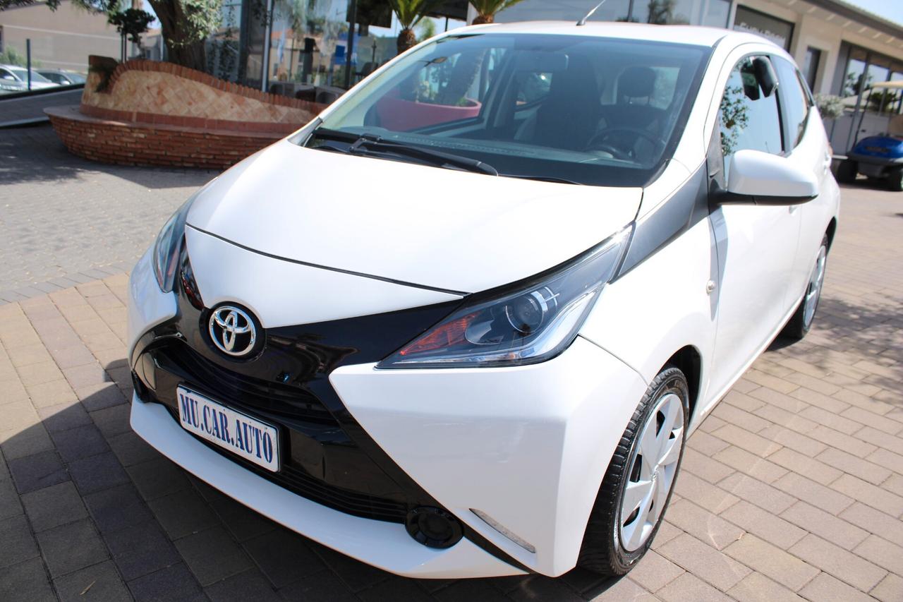 Toyota Aygo 1.0 VVT-i 69 CV 5 porte x-play