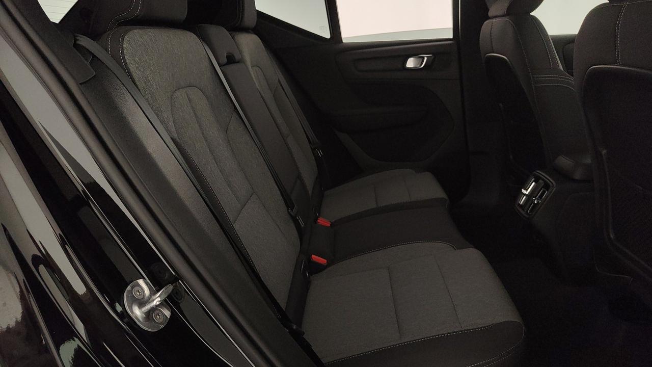VOLVO XC40 2.0 b3 Plus Black Edition auto
