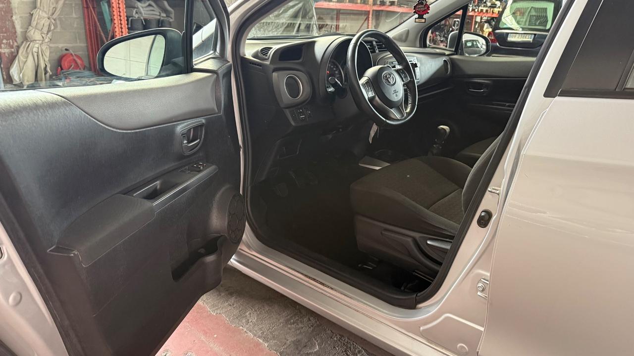 Toyota Yaris 1.3 5 porte Lounge