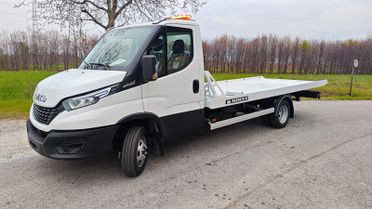 Carroattrezzi IVECO DAILY 35C18 km 0