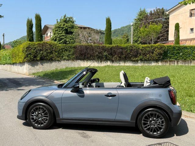MINI Cooper C Cabrio Cooper C Favoured Cabrio