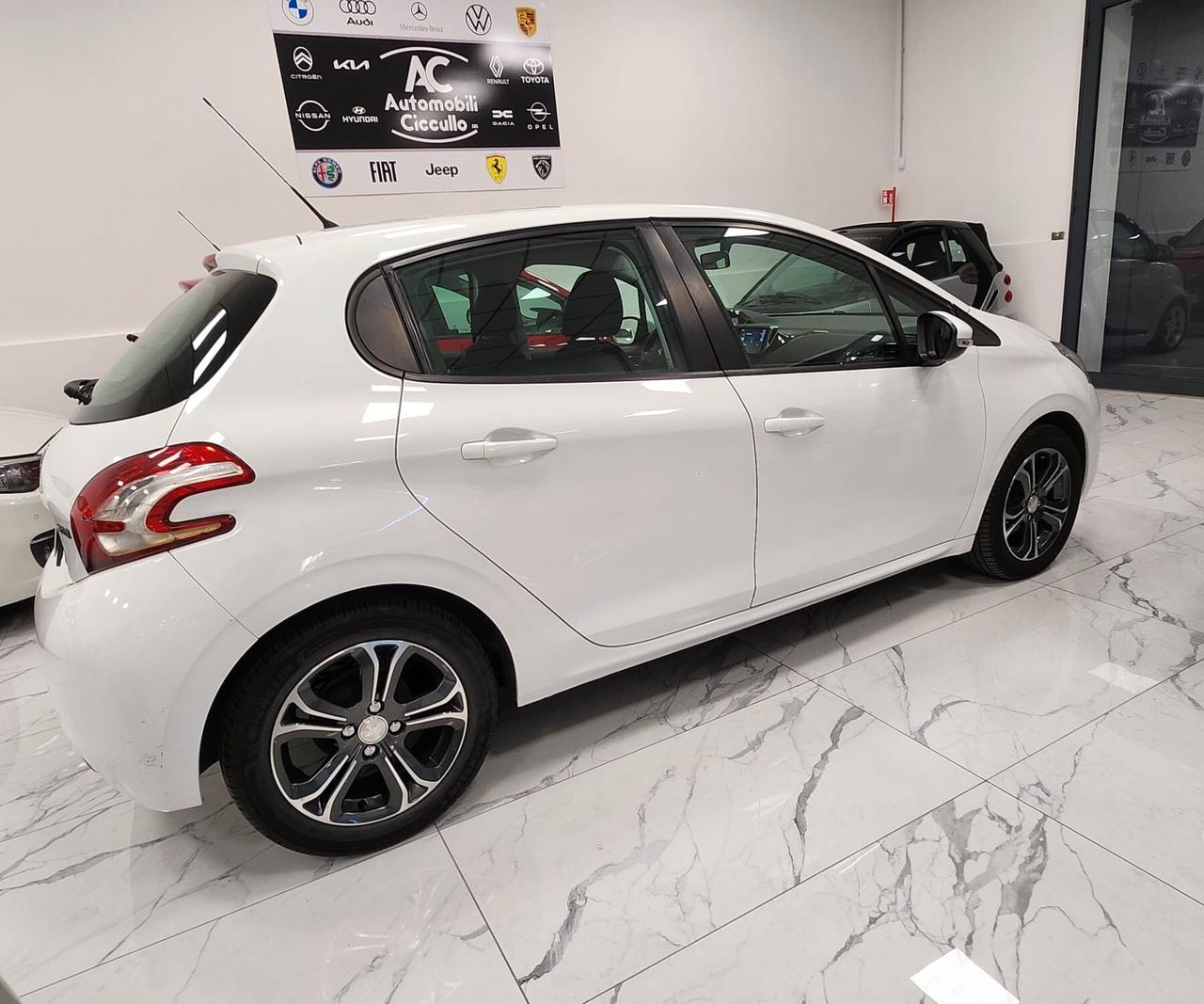 Peugeot 208 1.4 HDi 68 CV 5 porte Active