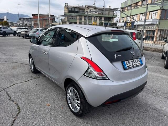 Lancia Ypsilon 1.2 69 CV 5 porte Silver
