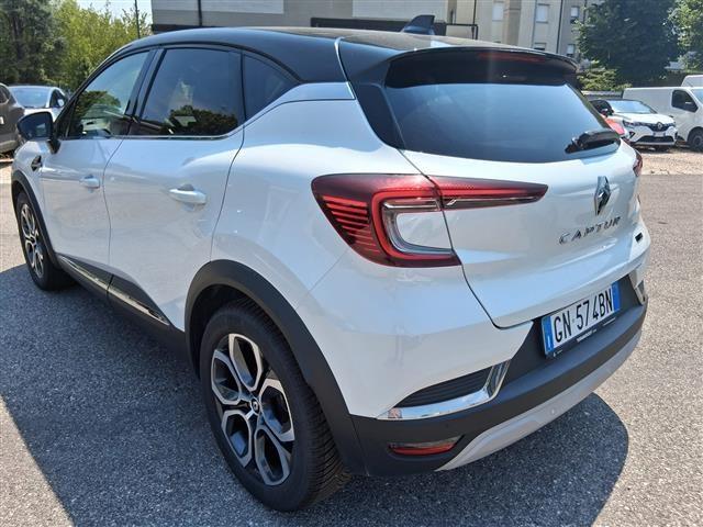 RENAULT Captur E-TECH Hybrid 145 TECHNO