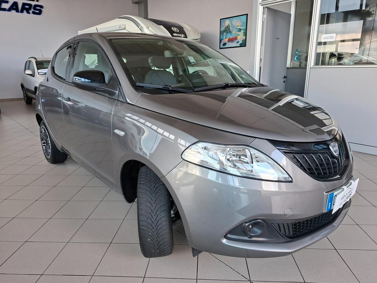 Lancia Ypsilon 1.0 FireFly 5 porte S&S Hybrid Gold