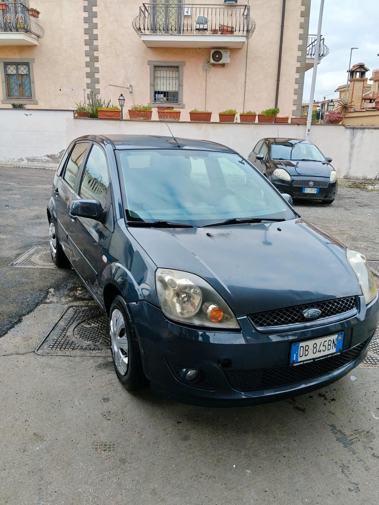 Ford Fiesta 1.4 16V 5p. Ghia