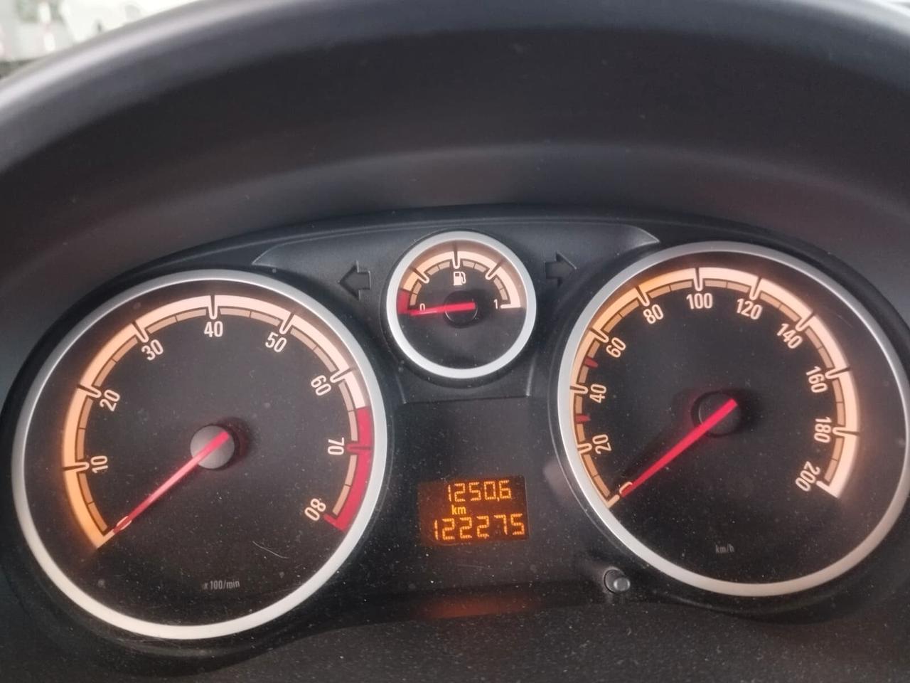 Opel Corsa 1.2 5 porte Cosmo